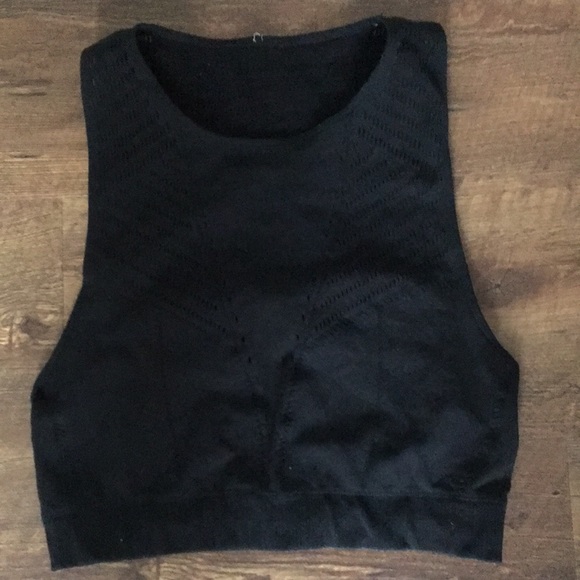 Fabletics set. Black leggings and bra, low impact, both items sized large. - Picture 5 of 6